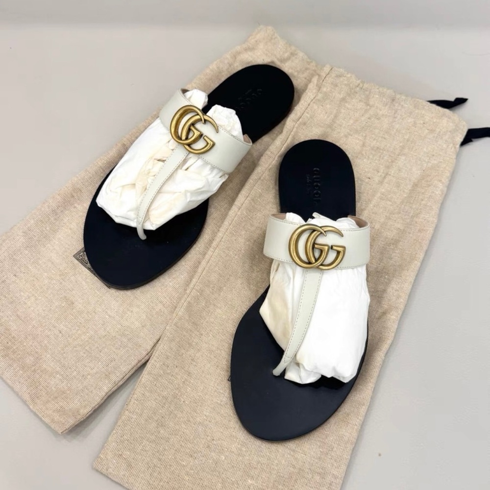Gucci White Leather Double G Thong Sandals with Gold Hardware